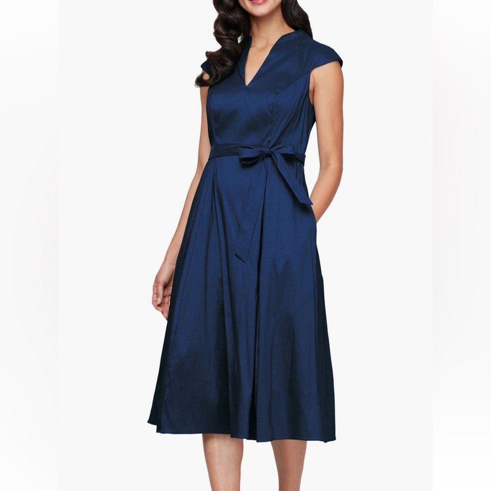 Alex Evenings Stretch Taffeta Cocktail Dress. Size 4 Women 
#268